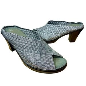 Bernie Mev Stella Heel Mule Peep Toe Sandals Sz 38 Silver Metallic Stretch Shoes